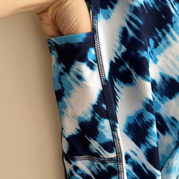 PGA Tour Blue and White Tie Dye Print Ankle Leggings, Size Large - Picture 8 of 16